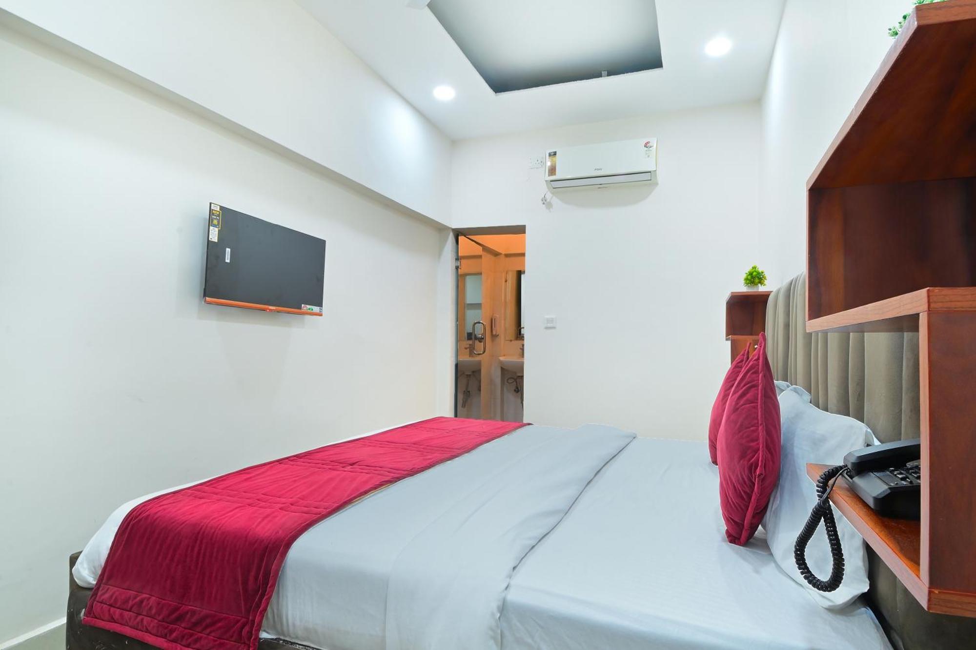 Chowdhry Tourist Lodge - New Delhi Railway Station - 2 Minutes Walk Exterior foto